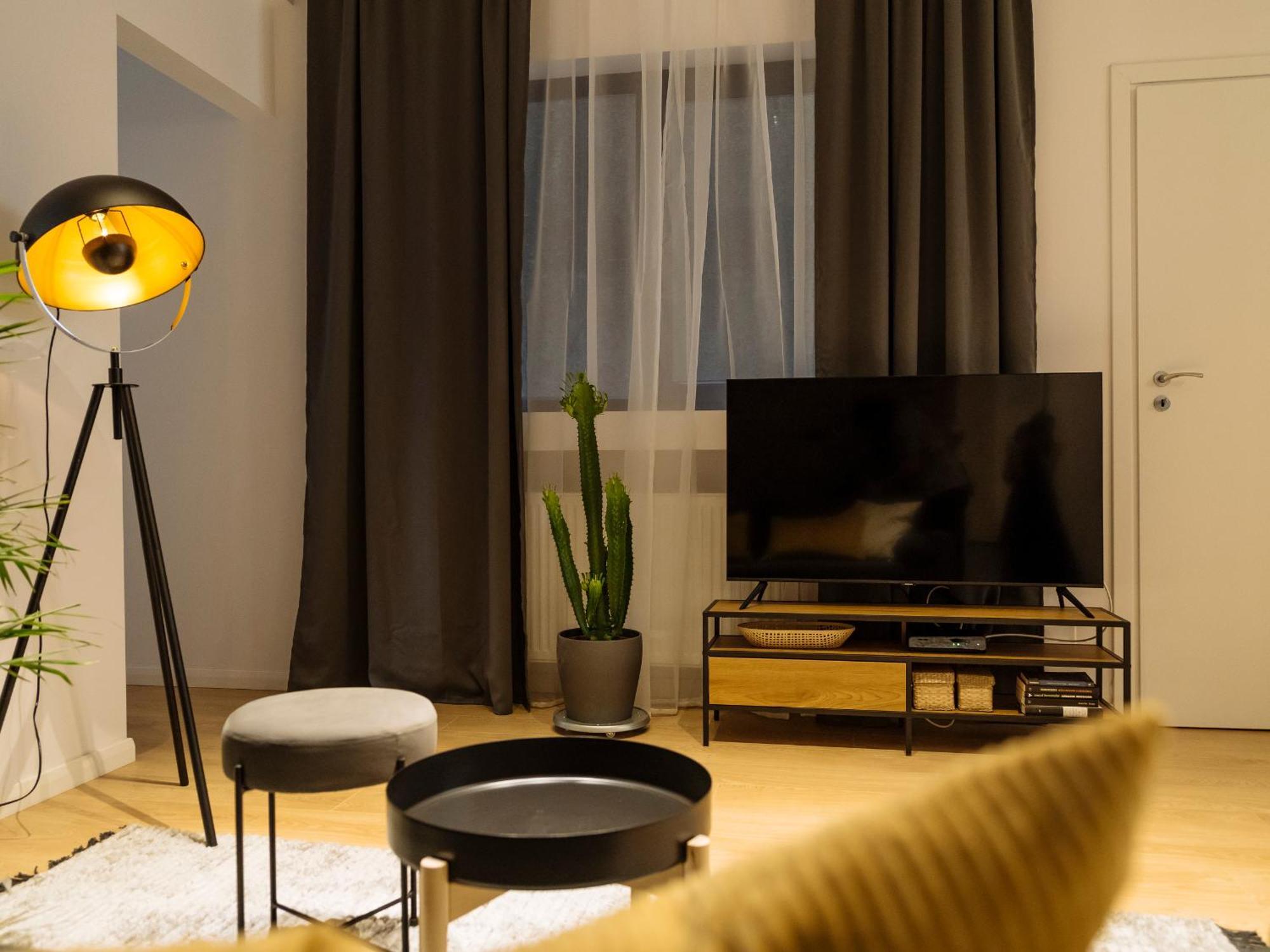 Bright 3Br Flat - Top Location - Green View Balcony Bucureşti Ngoại thất bức ảnh